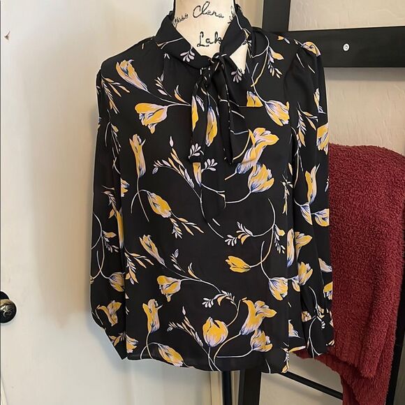 ModCloth Black Yellow Tulip Floral Design Front Tie Neck Blouse Modern Feminine - Picture 5 of 12